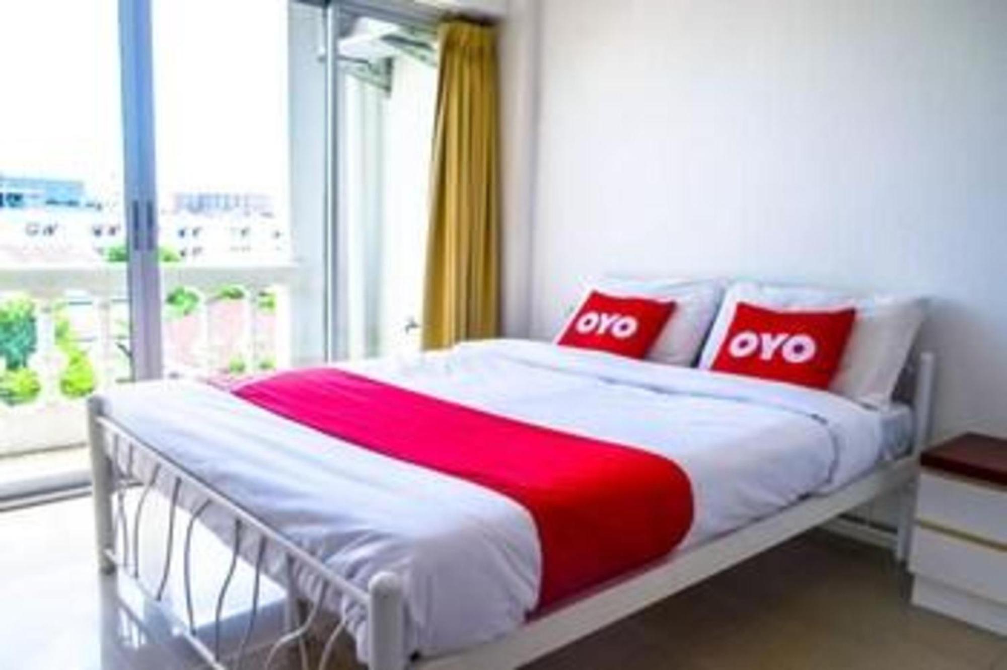 OYO 498 Ladawan Villa Bangkok Bagian luar foto
