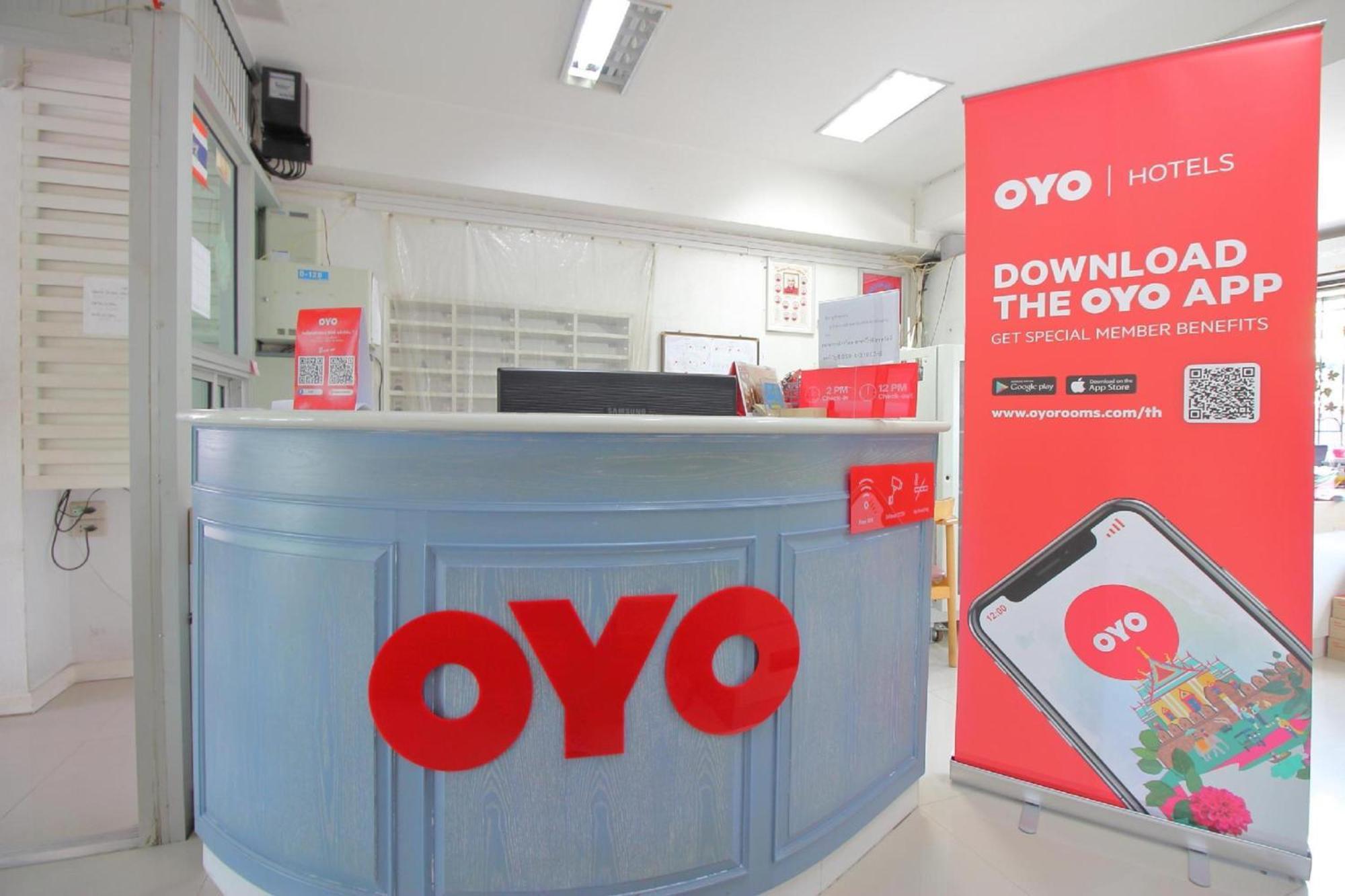OYO 498 Ladawan Villa Bangkok Bagian luar foto