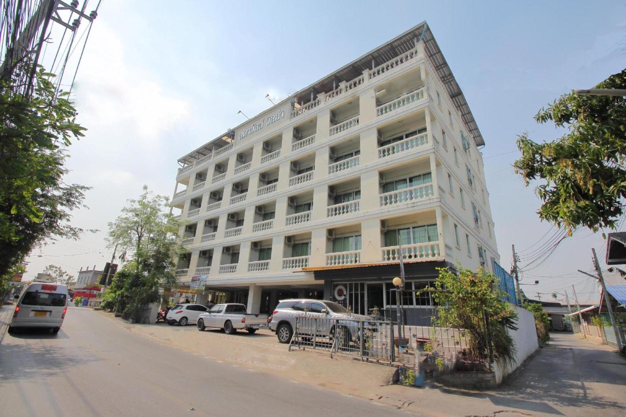 OYO 498 Ladawan Villa Bangkok Bagian luar foto